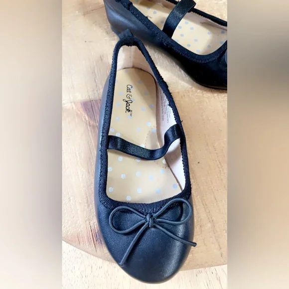 Cat & Jack black little girls shoes Size 8 - Picture 2 of 2